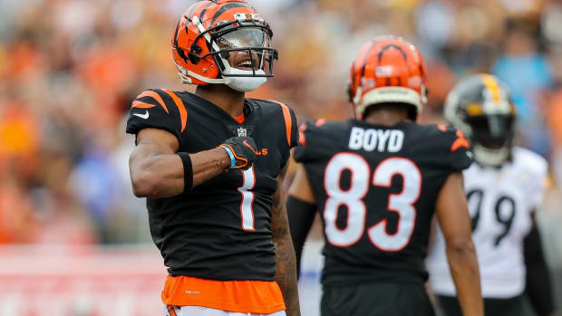 Cincinnati Bengals WR Ja'Marr Chase celebrates catch